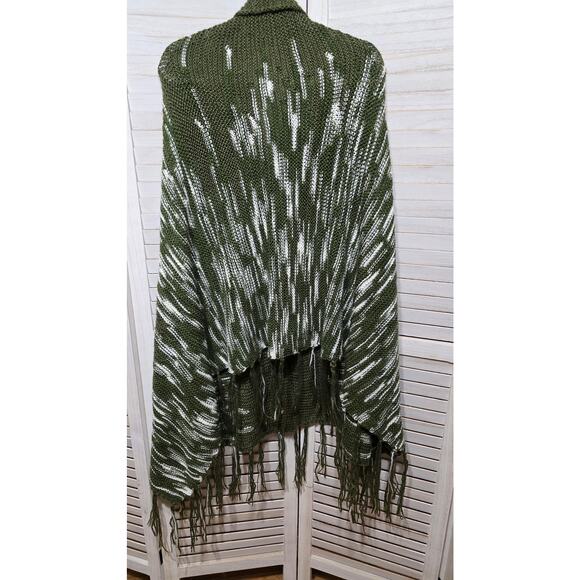Olive Green Knit Fringe Shawl Poncho Wrap Boho One Size - Picture 1 of 6